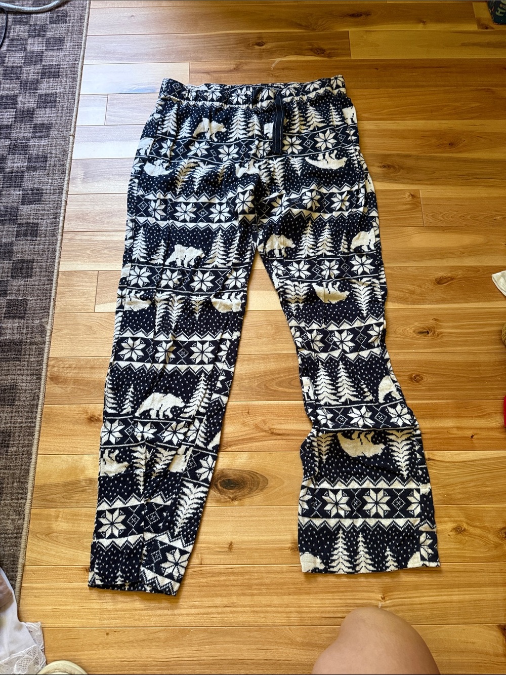 Old Navy Black & White Polar Bear Print Fleece Pajama Pants